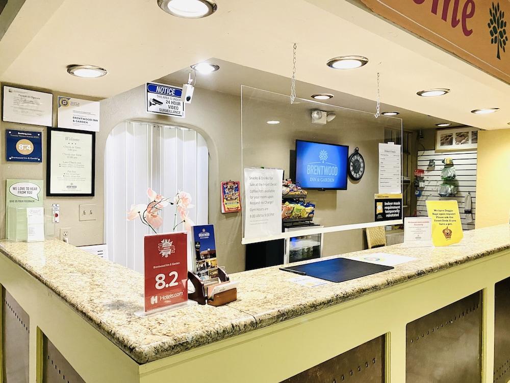 Brentwood & Garden Motel 2*