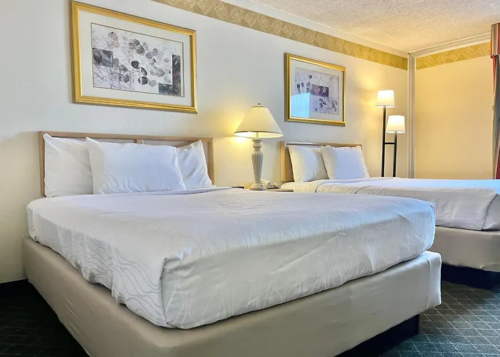 Brentwood Inn & Garden