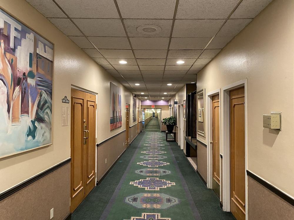 Brentwood Inn&garden Farmington