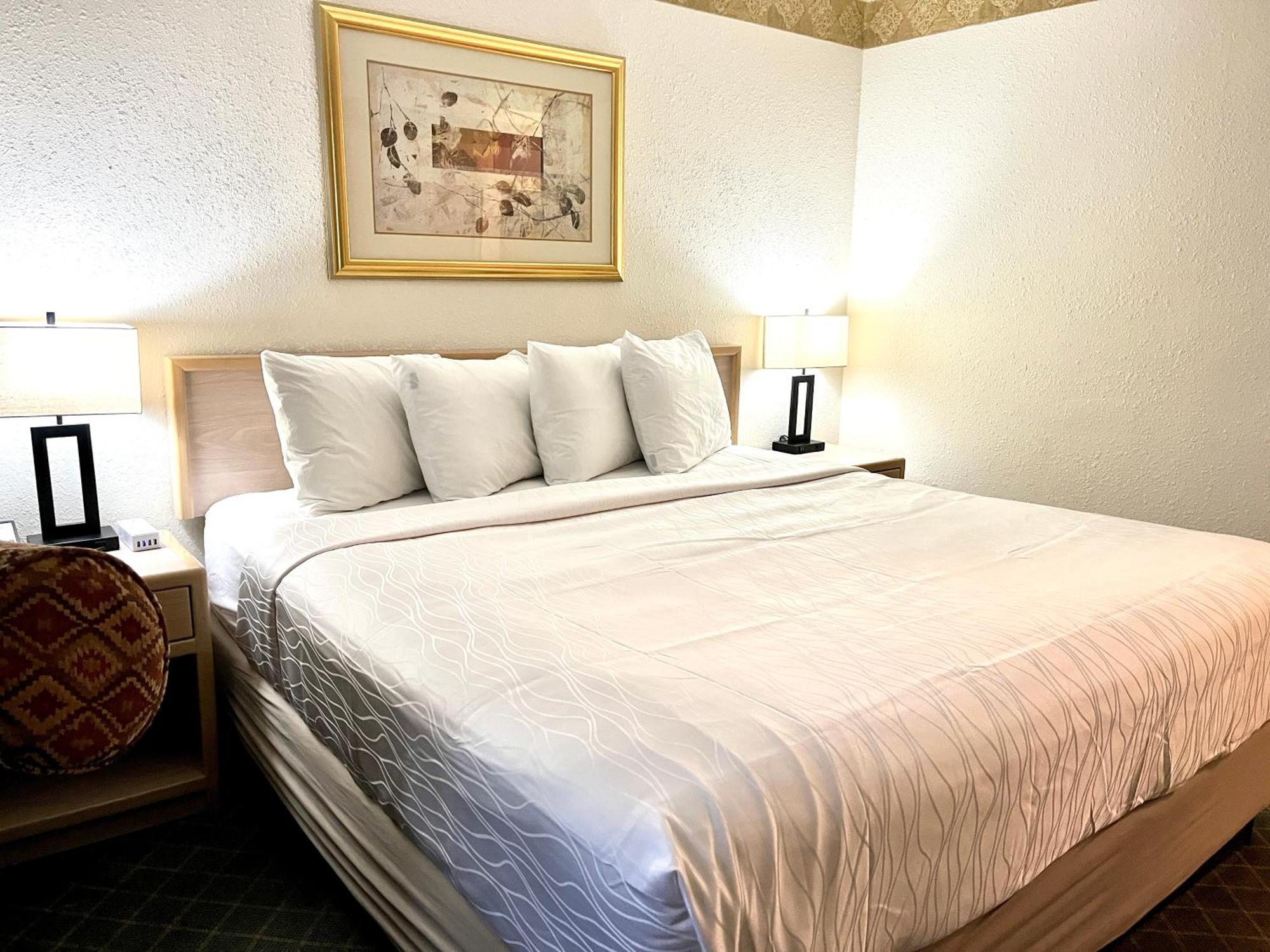 Brentwood Inn&garden Motel 2*