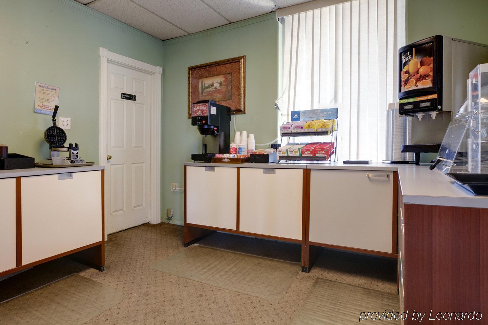 Brentwood & Garden Motel 2*