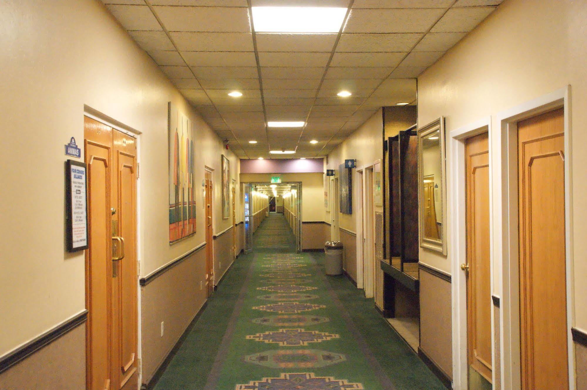 Brentwood Inn&garden Motel 2*